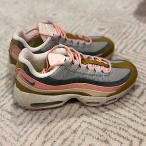 Nike Air Max 95 
“Plant color collection”